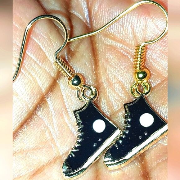 Retro hand crafted sneaker earrings - Picture 1 of 5